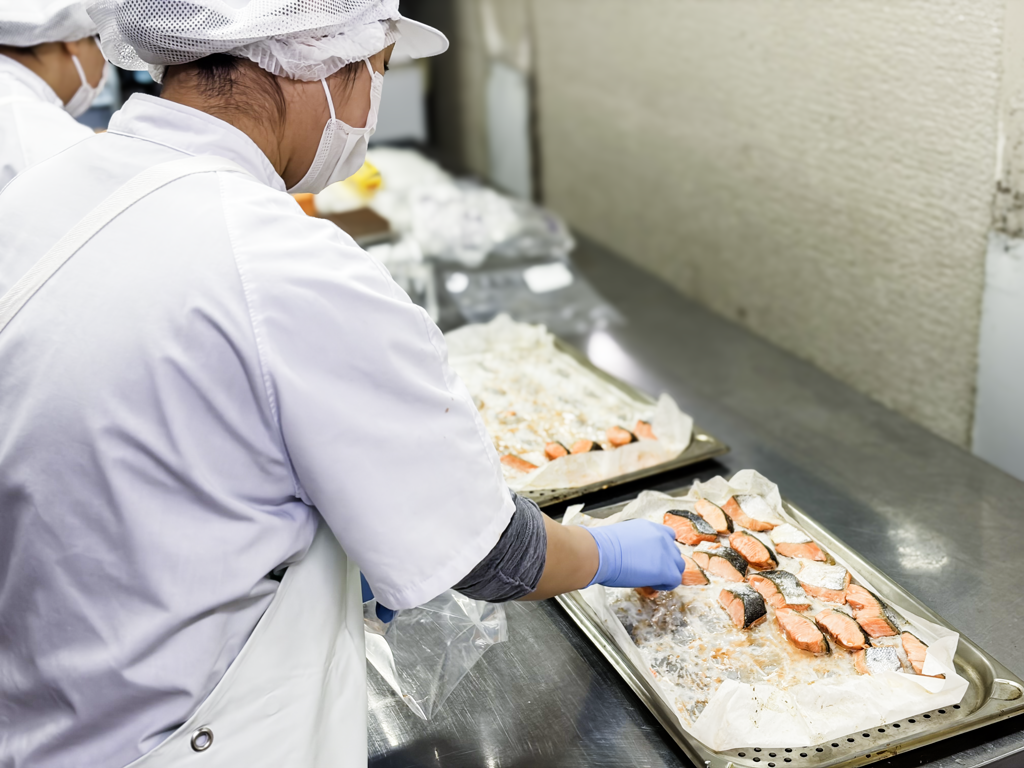 製造ラインでの加工風景